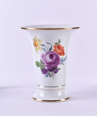 Cup vase Meissen Pfeifferzeit