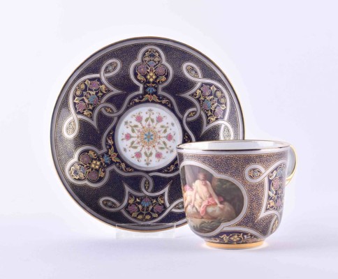 Magnificent picture cup with jewel decor, Meissen