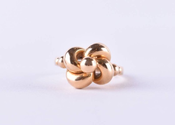 Knot ring