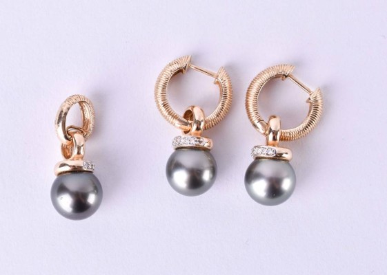 Pearl jewellery set