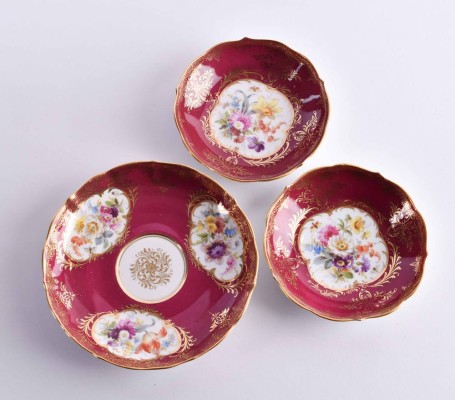 3 Meissen saucers