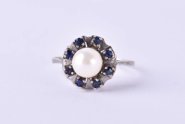 Pearl sapphire ring