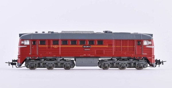 Diesel locomotive BR 120 245-6 DR - Gützold