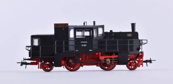 Steam locomotive 71517 DR- Roco