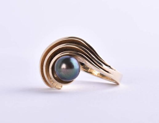 Pearl ring