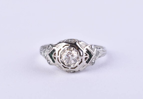 Solitaire diamond ring