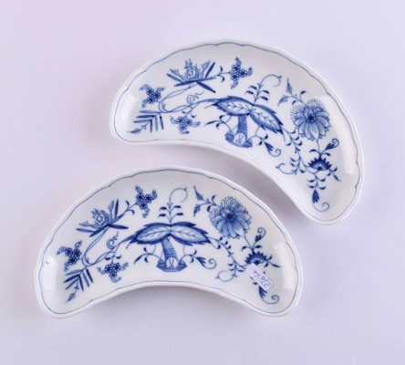 Pair of Meissen kidney dishes