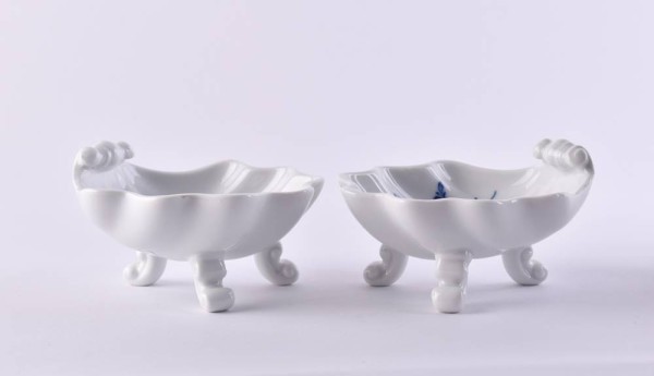 Pair of Meissen shell bowls